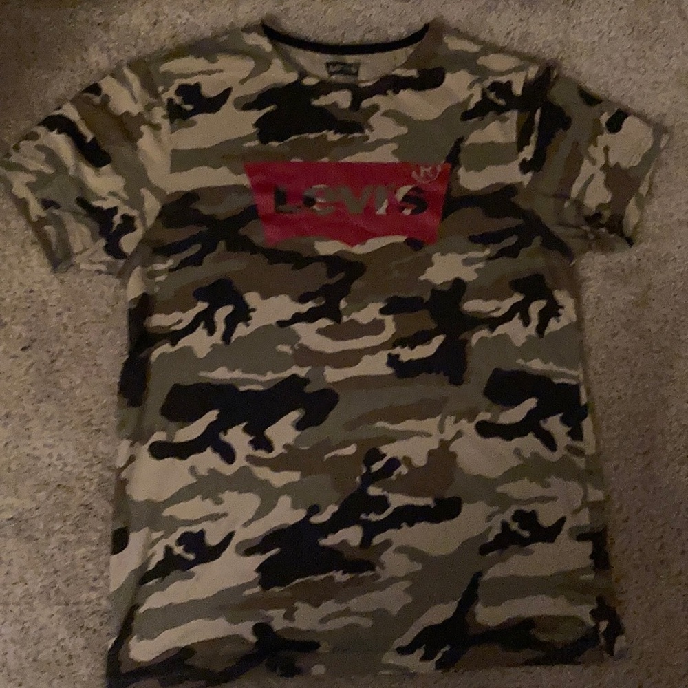 Worn Levi’s tee